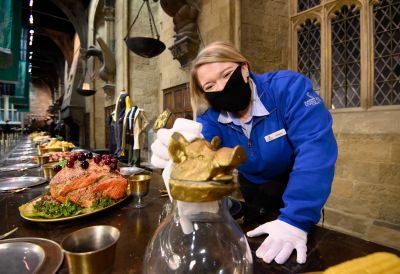 wb-studio-tour-harry-potter-cleaning00009.jpg