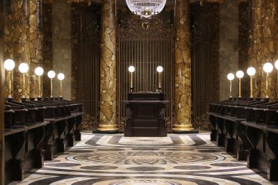 StepintotheoriginalGringottsWizardingBankfrom6thApril2CatWarnerBros_StudioTourLondon-TheMakingofHarryPotter28429.jpg