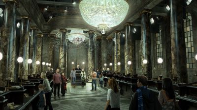 wb-studio-tour-london-gringotts-bank-exhibit.jpg