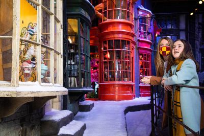 hogwarts-in-the-snow-wb-studio-tour-london-06.JPG