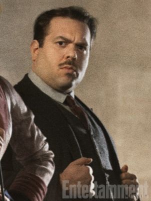 Dan Fogler as Jacob Kowalski
