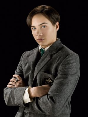 Click to view full size image
==============
TomRiddle5_scarpotter.jpg TomRiddle5_scarpotter.jpg